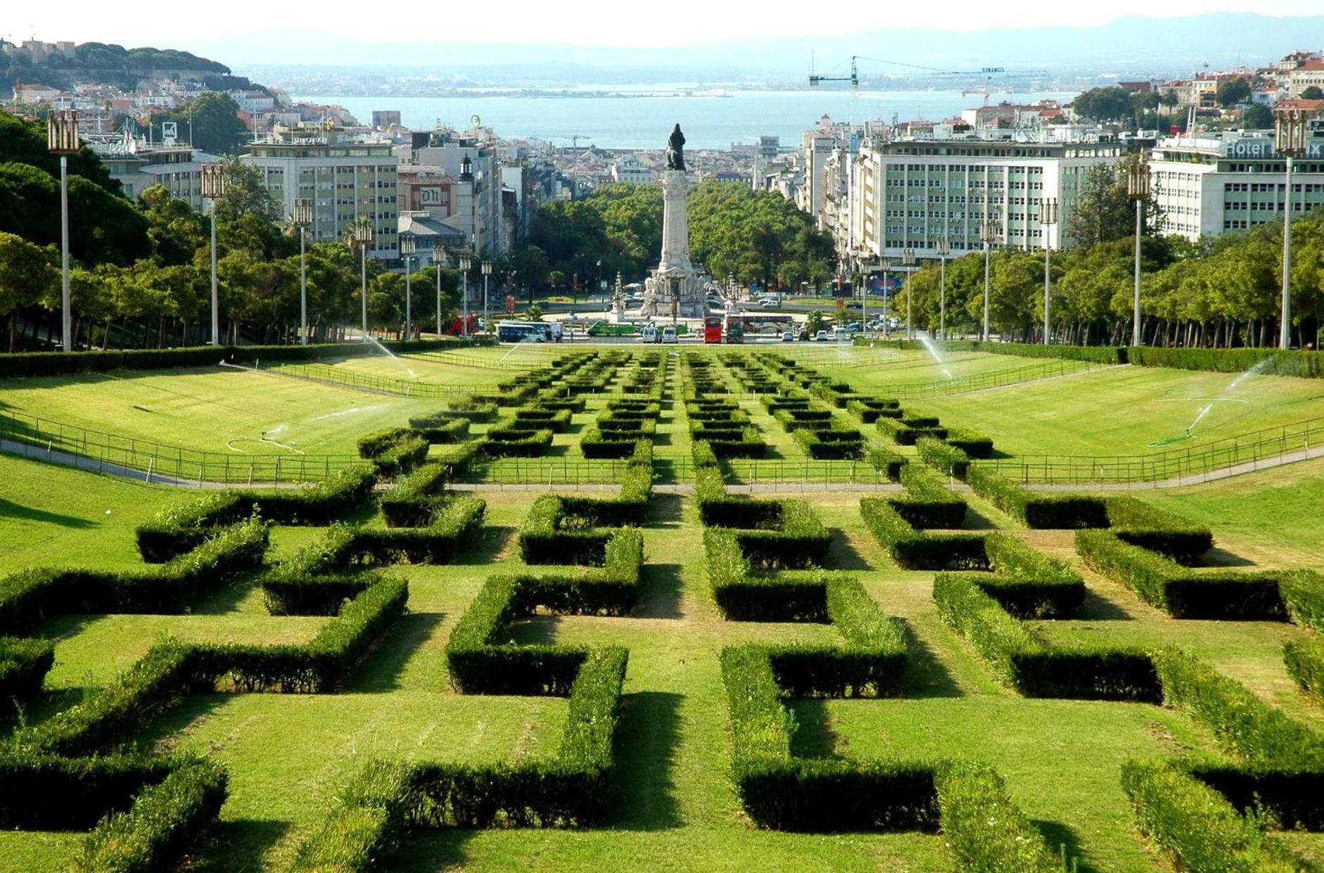 Relax Pool - Free Parking Garage Apartment Lisbon