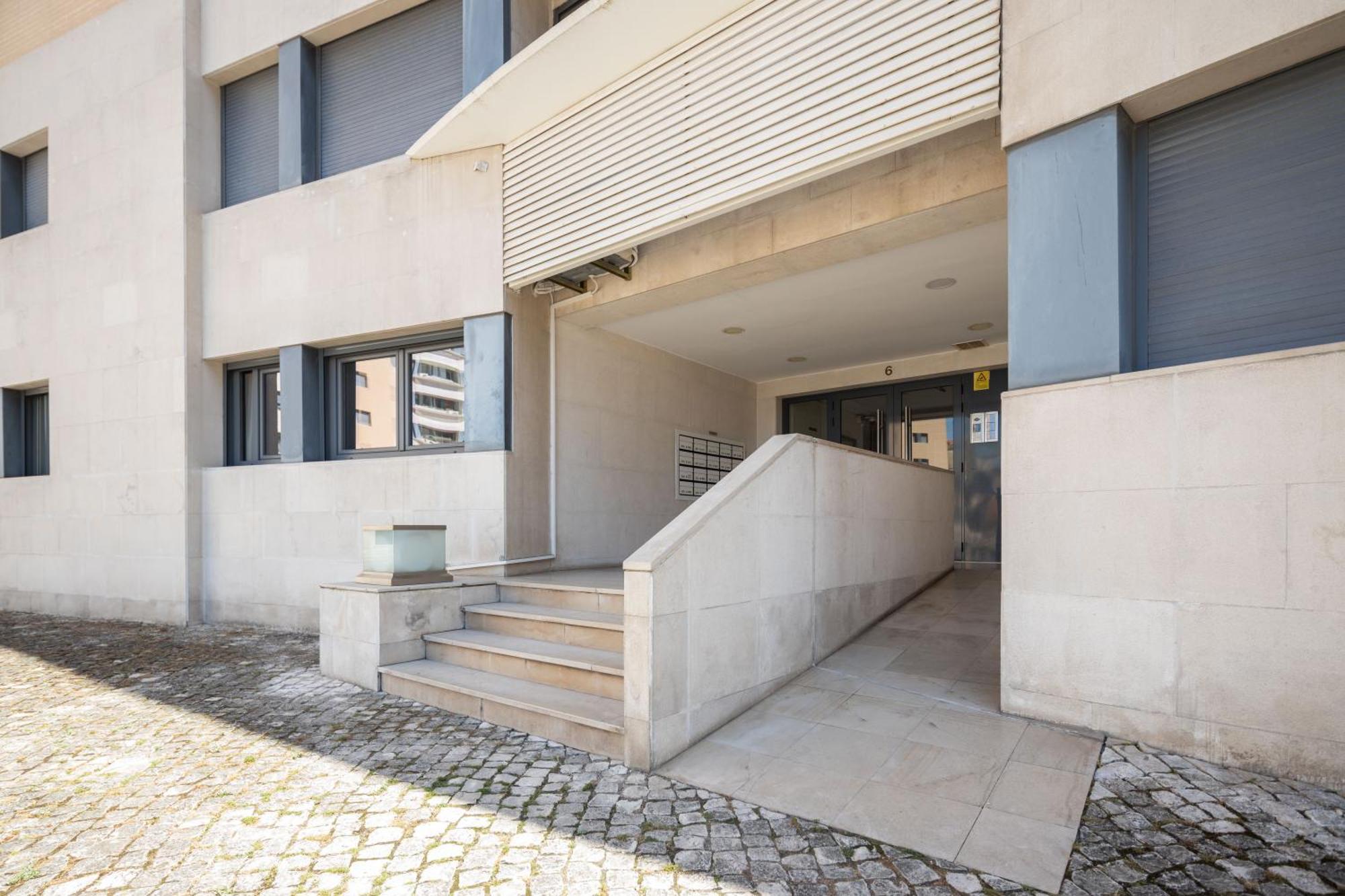 Relax Pool - Free Parking Garage Lisbon