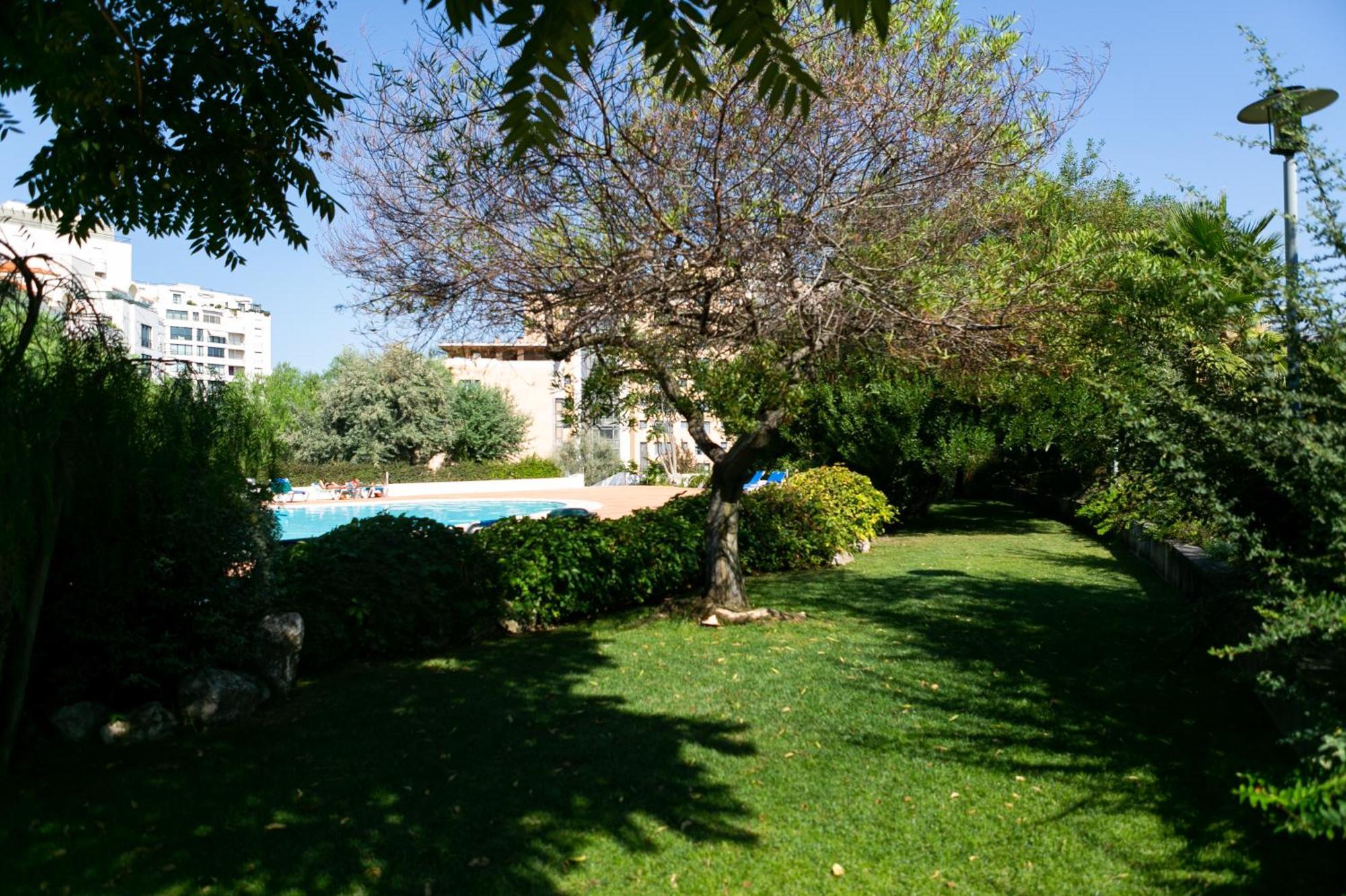 Relax Pool - Free Parking Garage * Lisbon